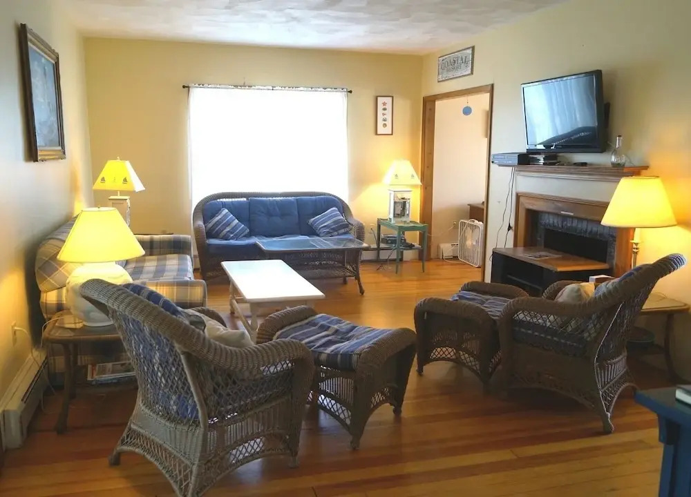 Short Sands View Y770-g Beautiful, Large Home Short Walk Through A Neighborhood To Short Sands Beach 4 Bedroom Home by RedAwning