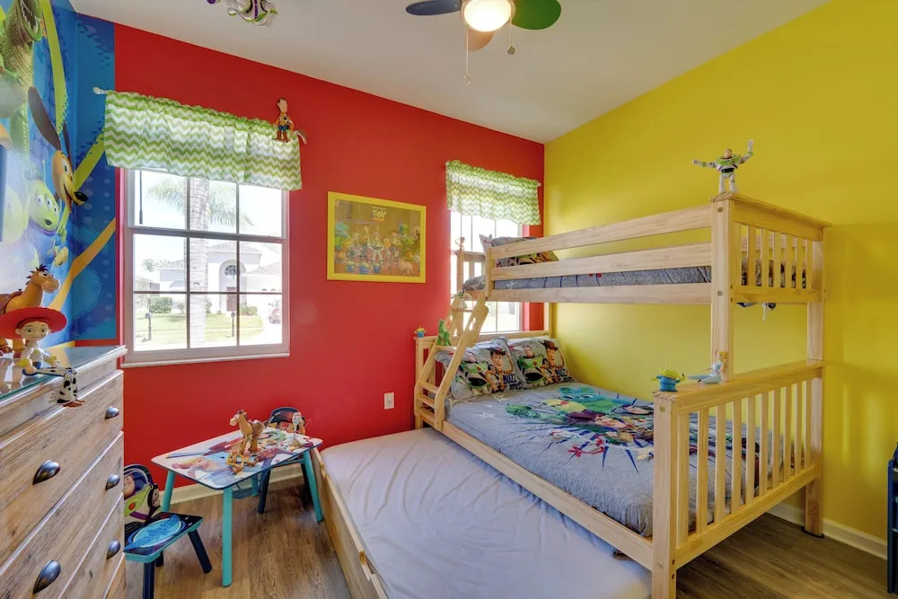 Pool, Themed Rooms & Arcade: Disney Escape