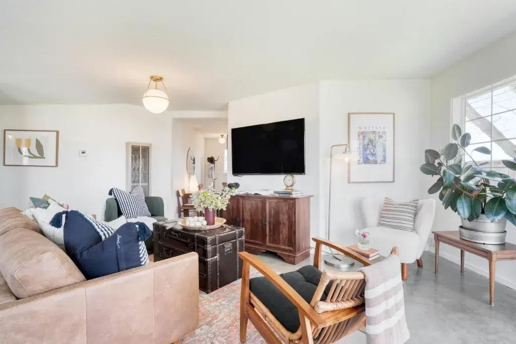 Coppola by Avantstay Explore The Wineries Near This Gorgeous Healdsburg Home w/ Bar & Large Yard
