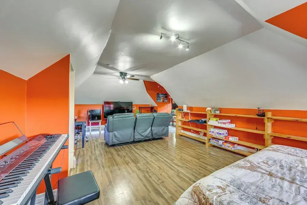 Dog-friendly Pittsburgh Home, 3 Mi to Downtown!