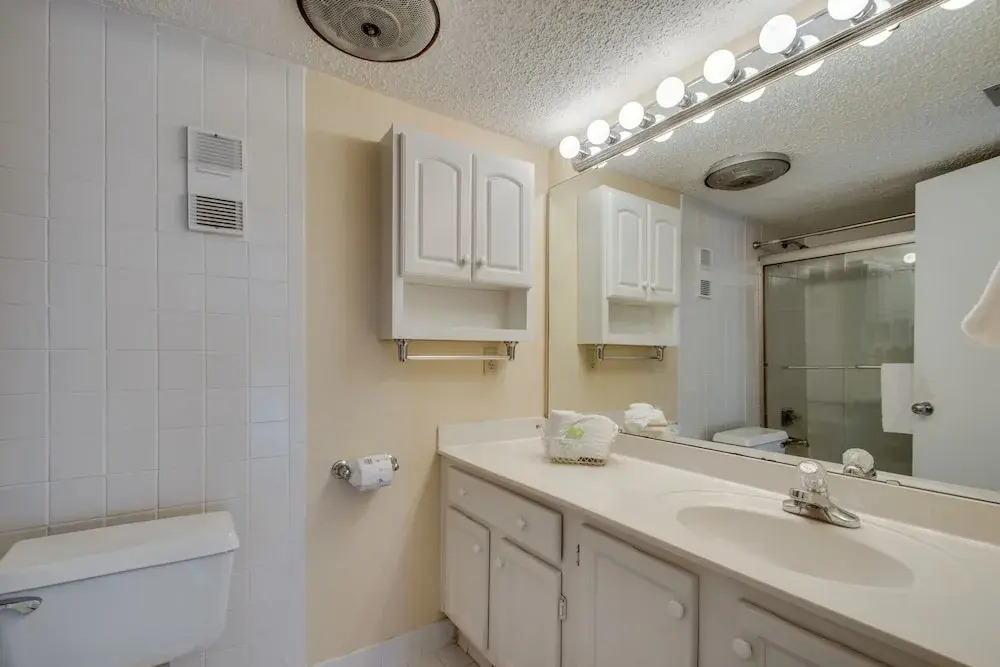 Enclave 202a 2 Bedroom Condo by RedAwning