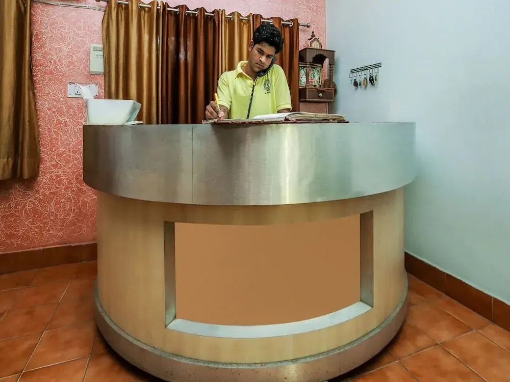 OYO 19456 Hotel Shagun Palace