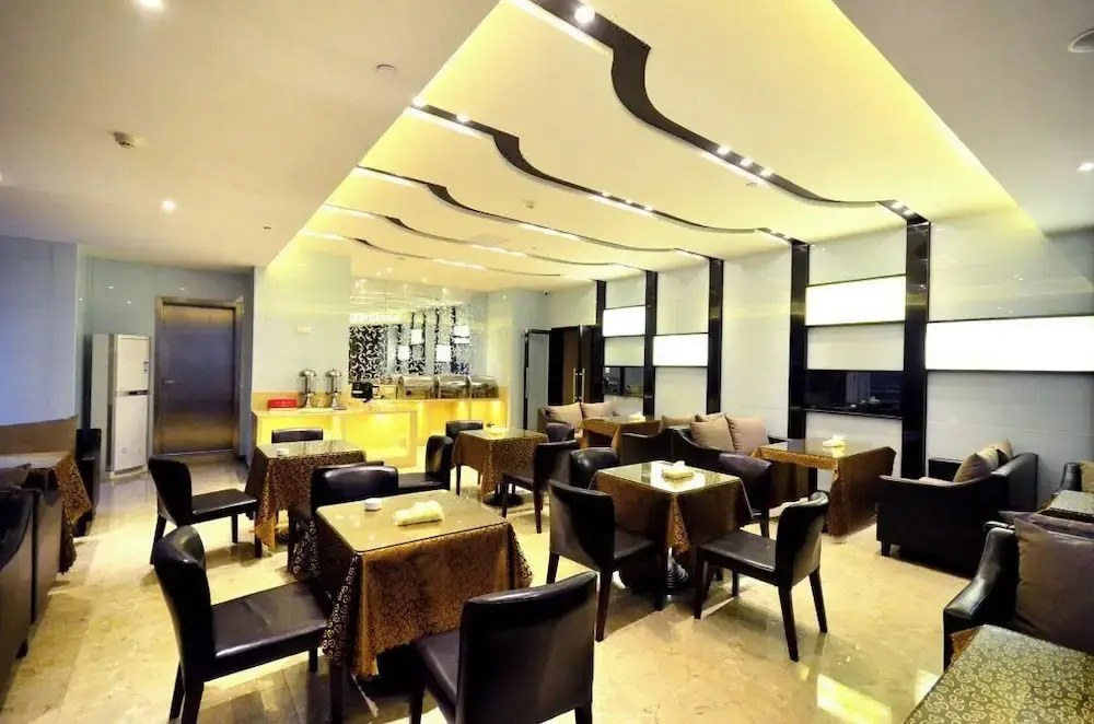 Lavande International Hotel Wuhan Jiedaokou University of Technology Mafangshan Campus Branch