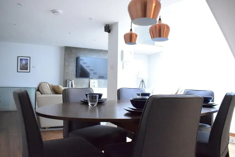 1 Bedroom Flat With Skylight In Angel