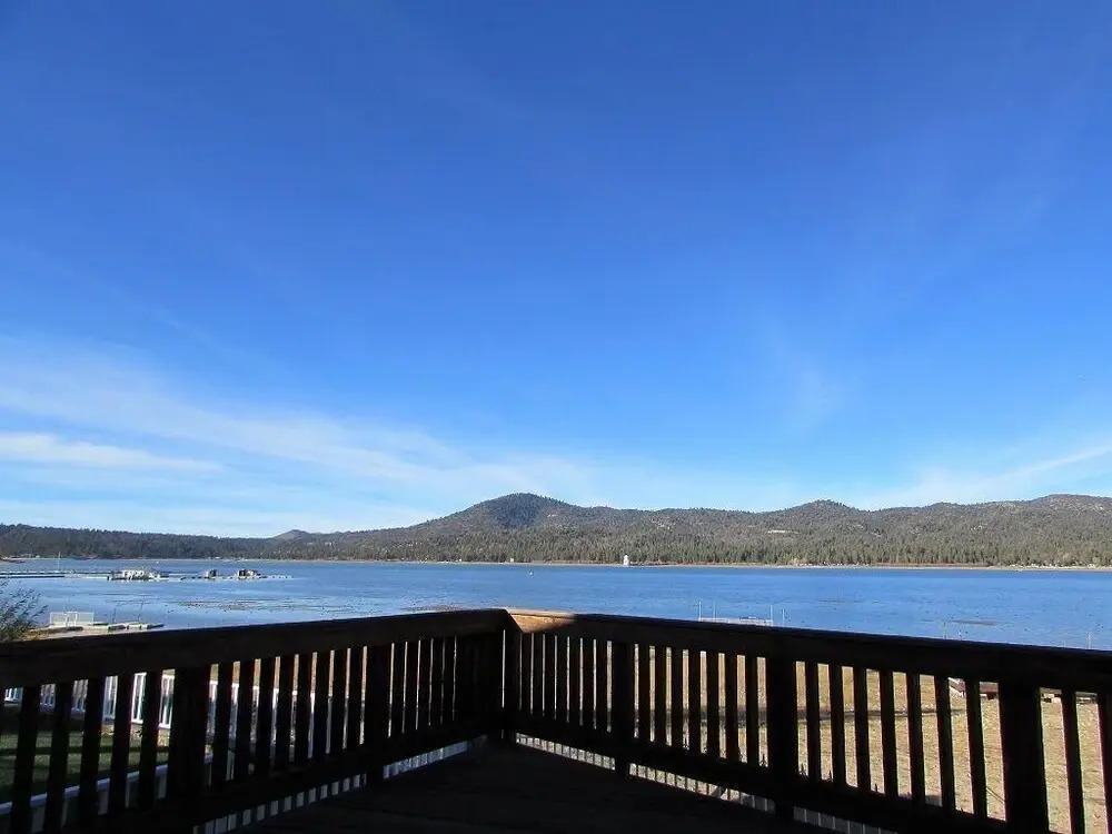 032 - Lakefront Village Escape - Big Bear Getaway