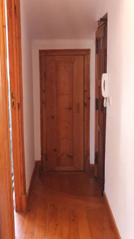 Quiet and Sunny central Lisbon apartment