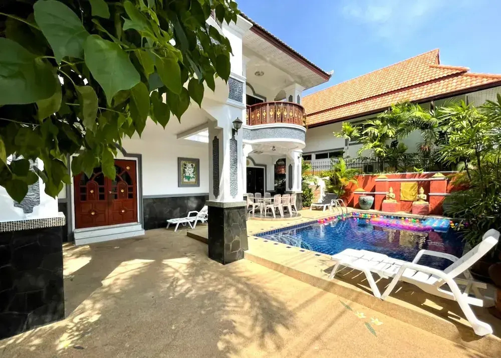 LUMALAND Luxury Pool Villa Pattaya Walking Street