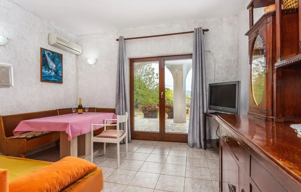 Nice Apartment in Malinska With 2 Bedrooms and Wifi