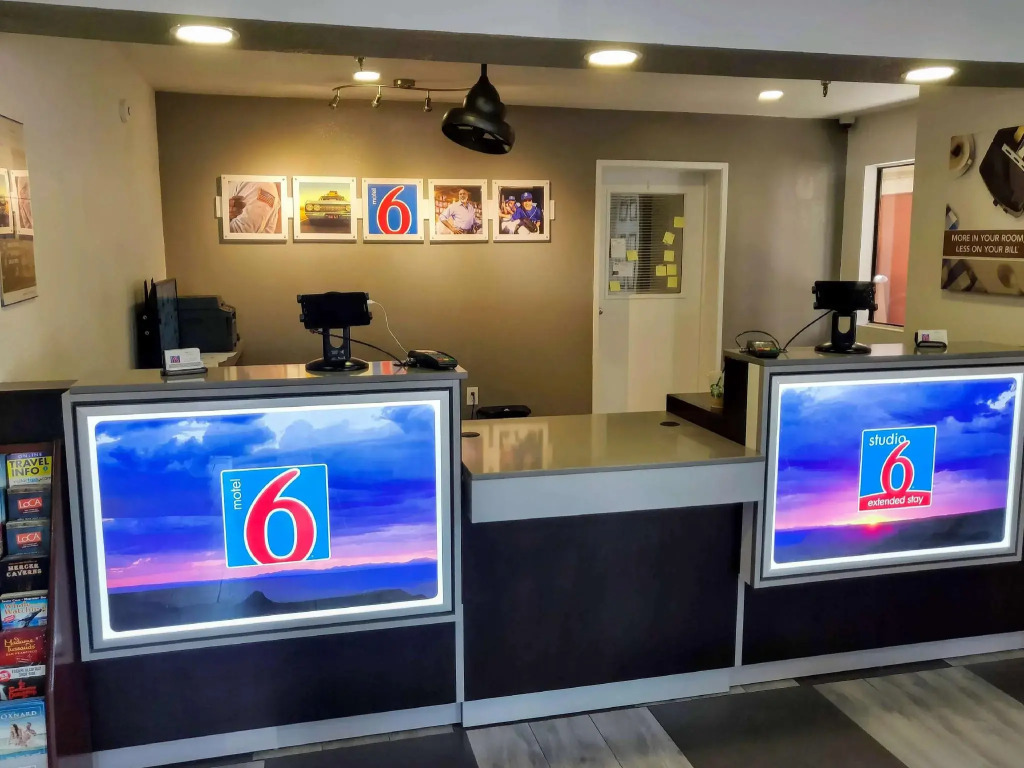 Motel 6-Fresno, CA - Yosemite Hwy