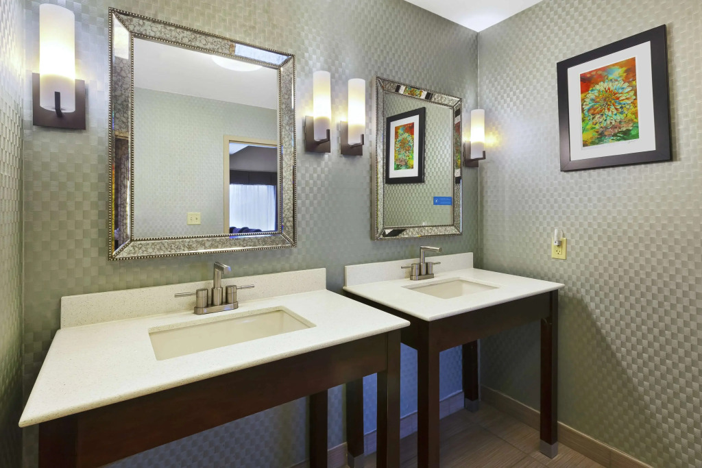 Hampton Inn Clinton