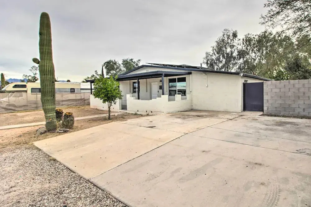 Charming Home ~ 7 Mi to Downtown Tucson!