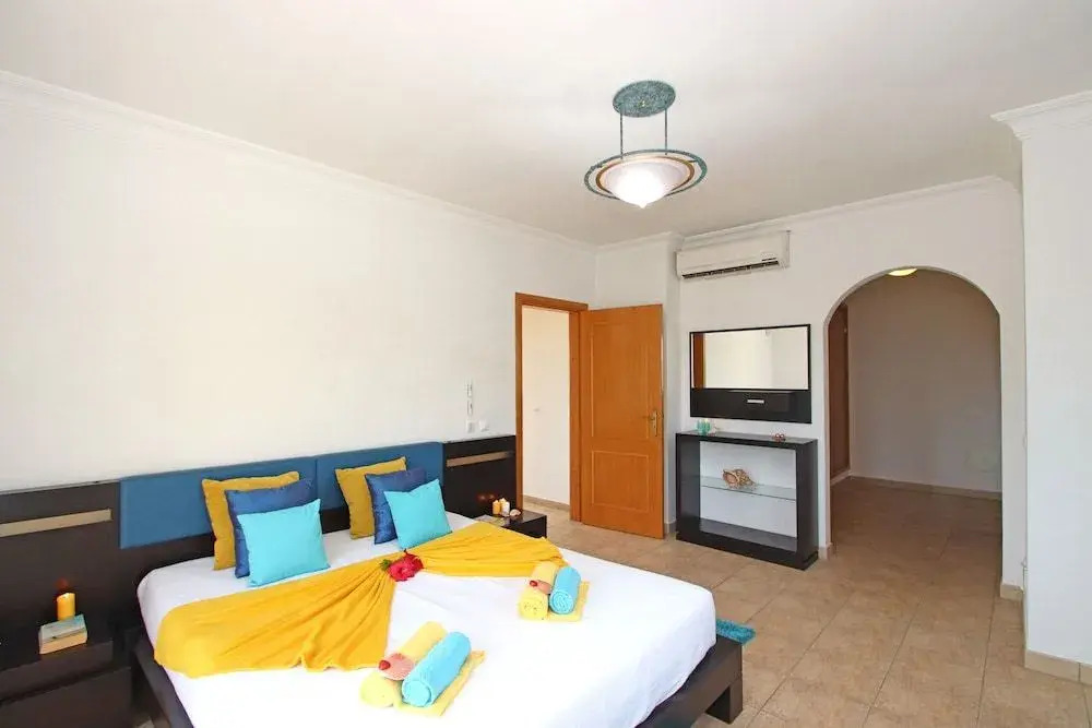 Villa Saint Thomas - Moradia tranquila com piscina aquecível em Carvoeiro