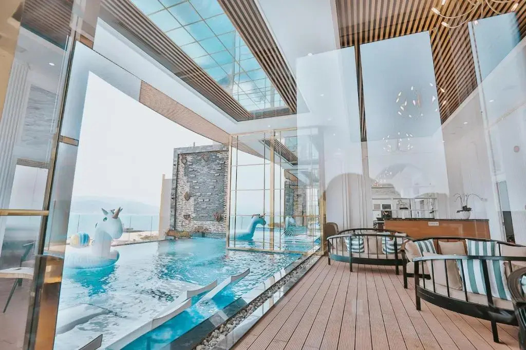 La Vague Hotel