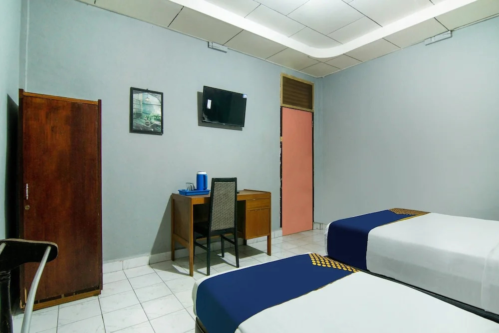 OYO 2690 Hotel Tampan