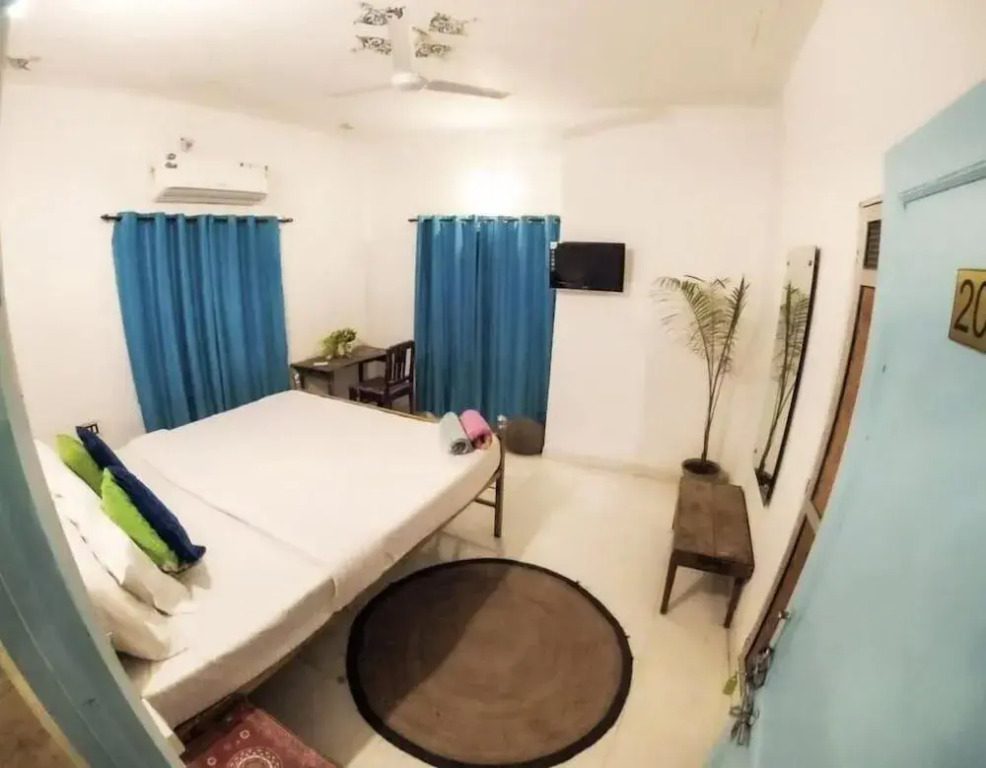 The Hostel Crawl