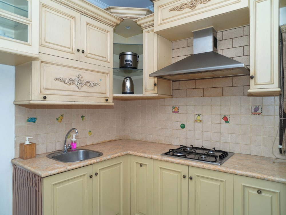 Stylish 3Br For 6 Pax At Puri Garden Apartment