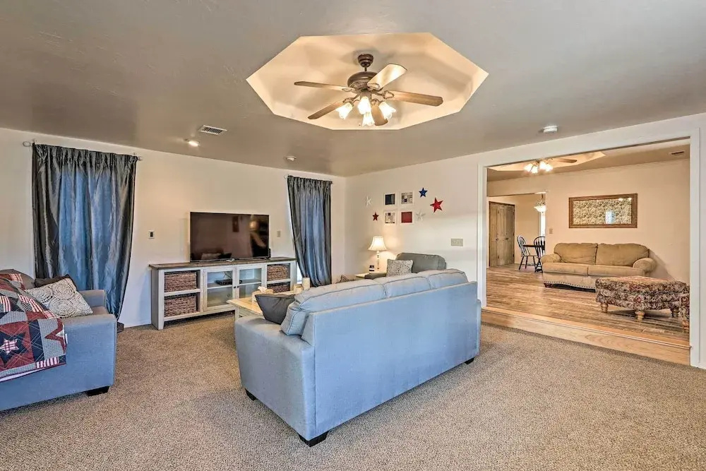 'the Eagar House' White Mountains Gem w/ Views!