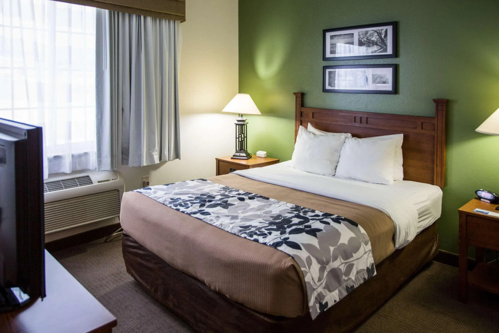 Sleep Inn & Suites Conference Center Eau Claire North