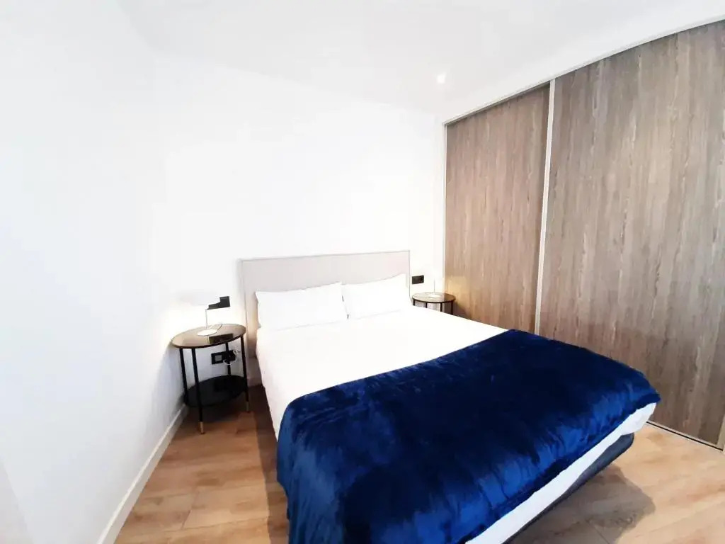 Apartamentos Celestina by gaiarooms