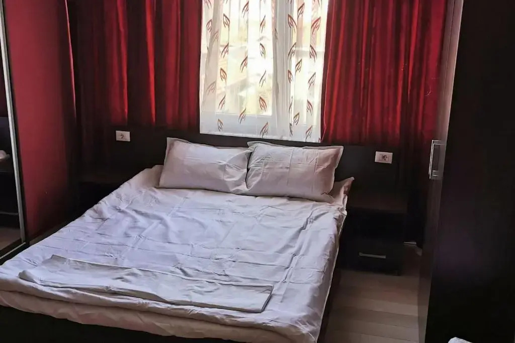Luxury apartment with two bedrooms and large living room, 100 square meters, city center