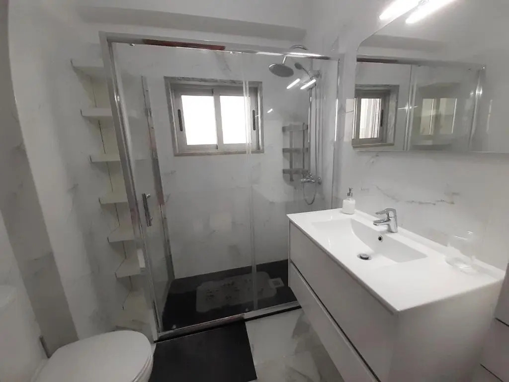 Vista Praia 16- Wifi, Remodelado, 80mt Praia