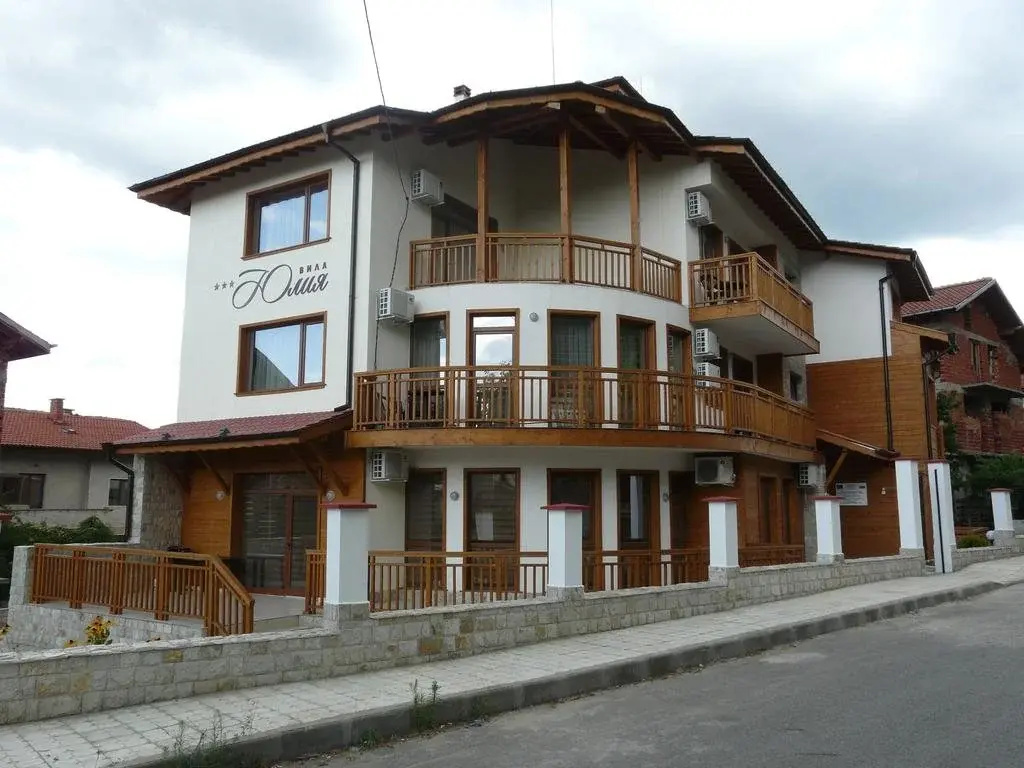 Yuliya Guest House