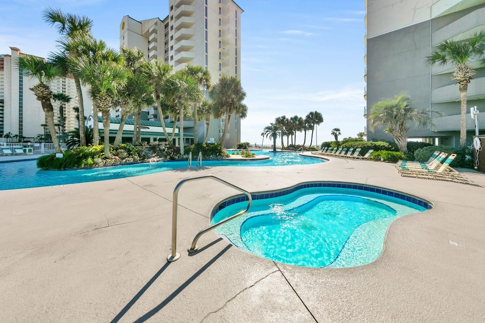 Long Beach Resort 1-1300e