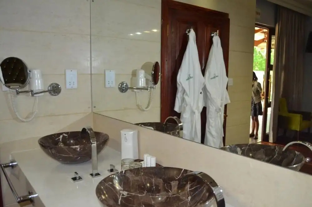 Staybridge Riverside & Spa