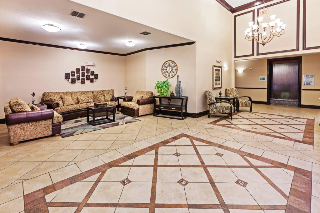 Holiday Inn Express and Suites Henderson by IHG