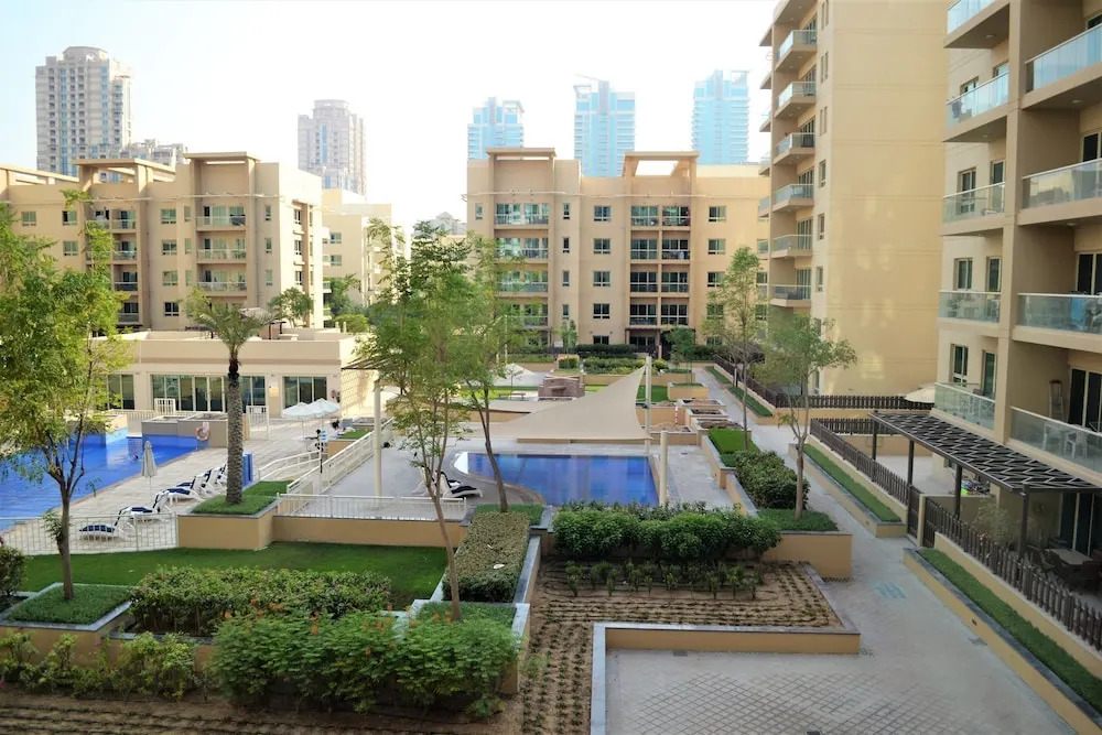 (Nickname Oasis) Spacious 1BR Apt. w/ terrace and pool view