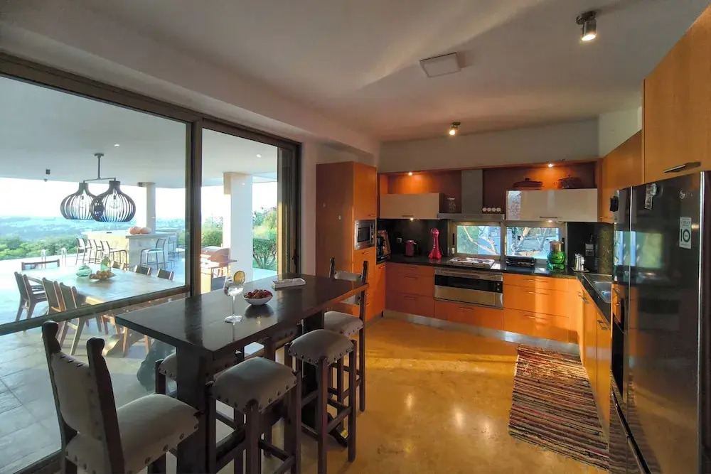 Villa Mirtylla luxury retreat w Pool, BBQ and Gym