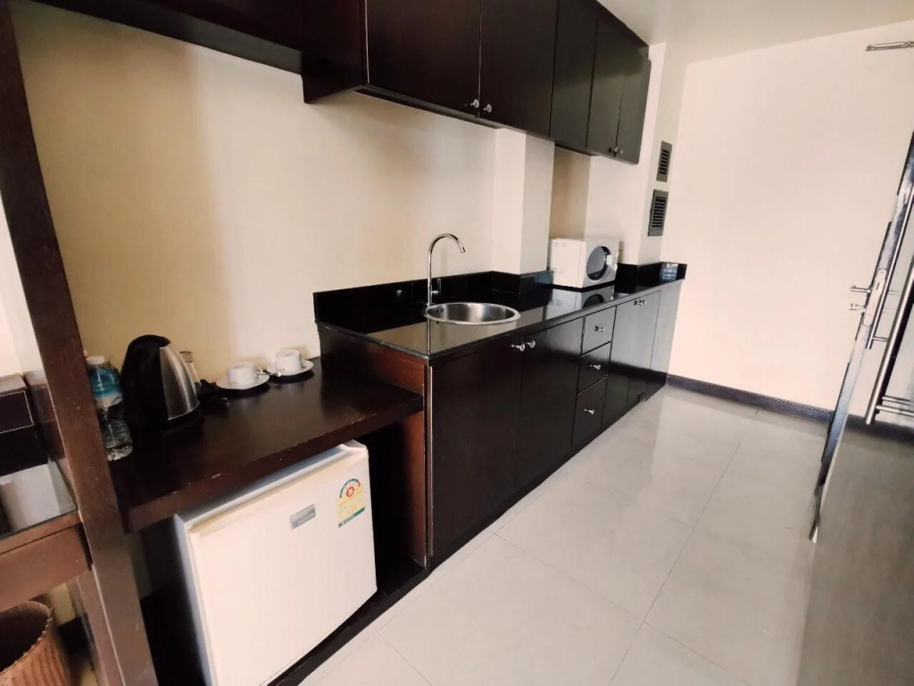 Enjoys Beach House Karon