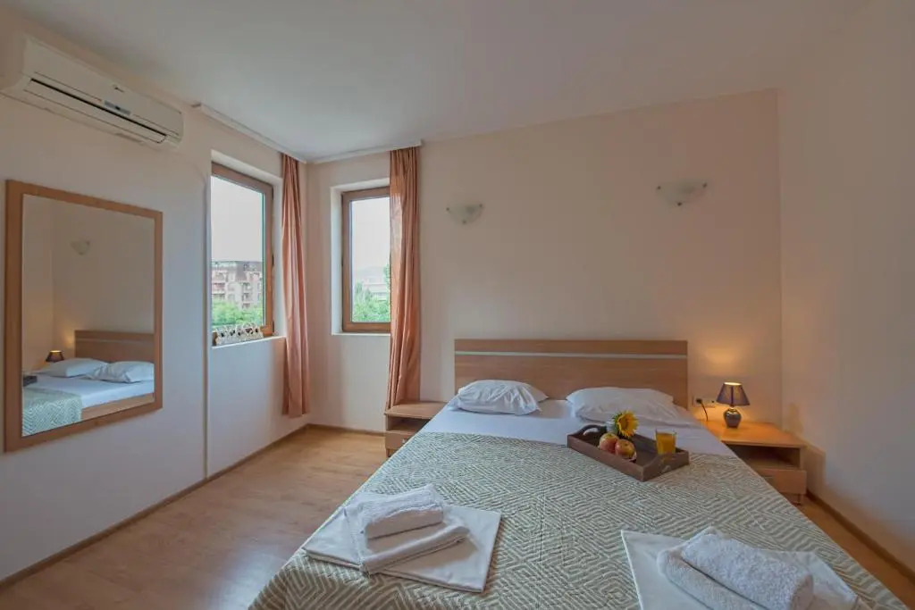 Chateau Del Mar Holiday Apartments