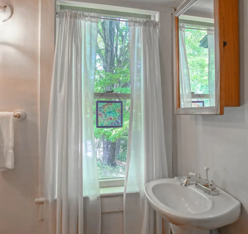 5 Br: Historic Glaab House in Cass, With AC, Amazing Kitchen, Covered Porches, Historical Landmark