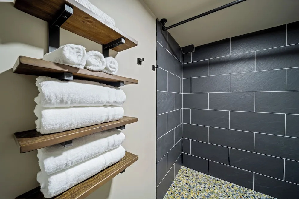 The Suites at Prairie Falls & Event Center