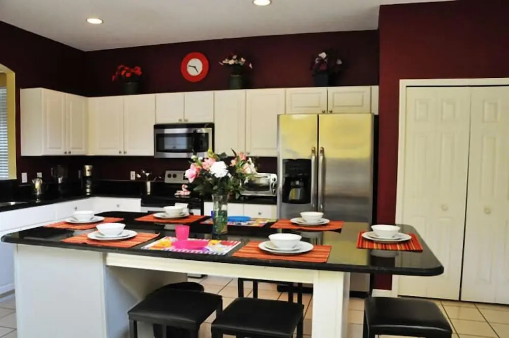 Lake Berkley - 7 Bed 5 Baths Villa