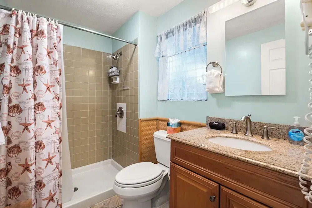 Steps From Lanai to Beach - AC & Wifi - Affordable- Vrkcv