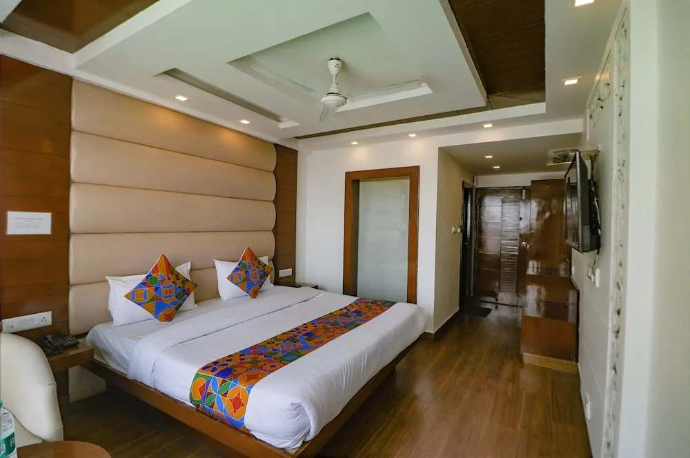 FabHotel Royal Classic