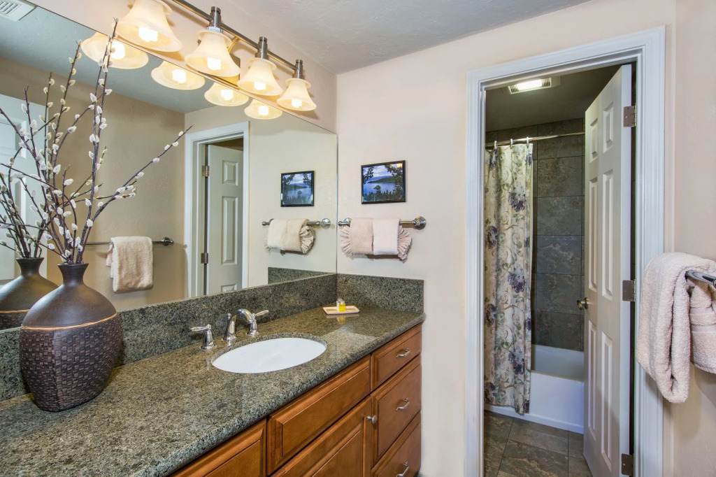 Tahoe Lakeshore Lodge & Spa