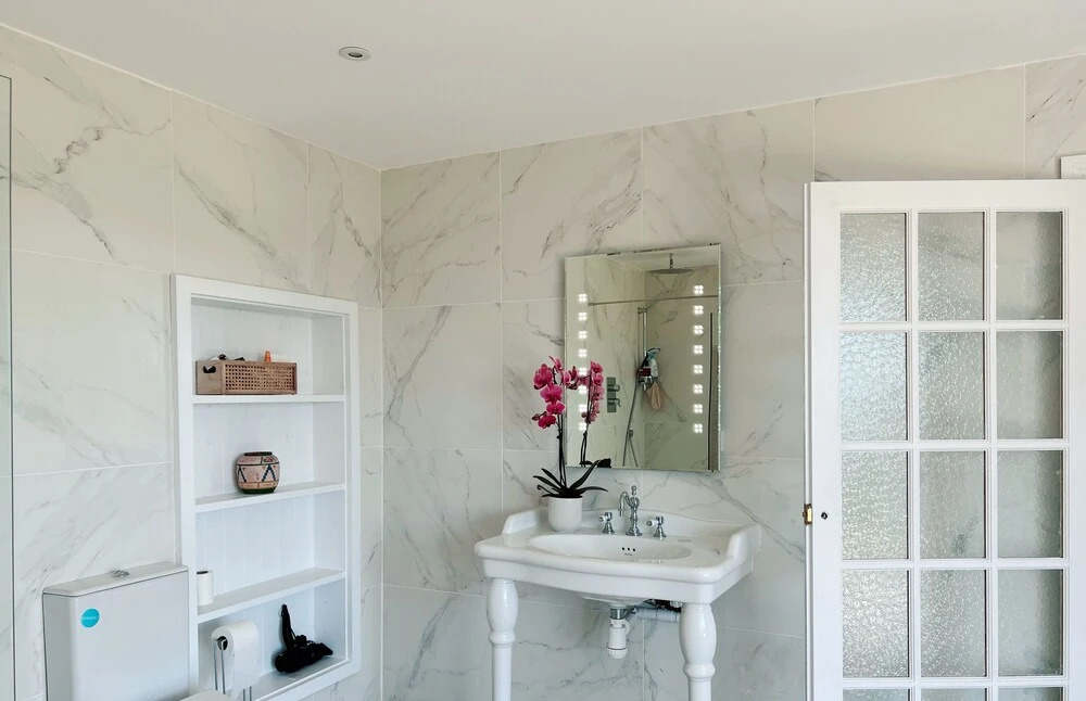 Luxury 2-bed Apartment hot tub Free Parking sea