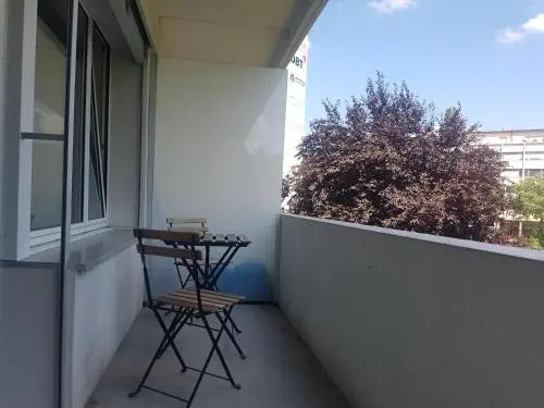 Lovely 1-bedroom rental unit with bath tub.