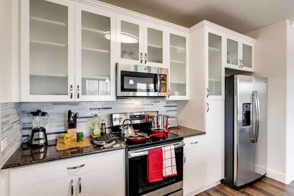 Amazing San Diego 2BR/2.5 Bath With Free Parking! (FV5)