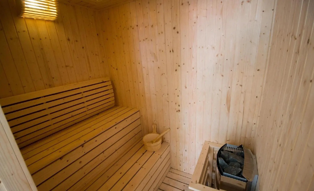 Tropical Villa Service Suite