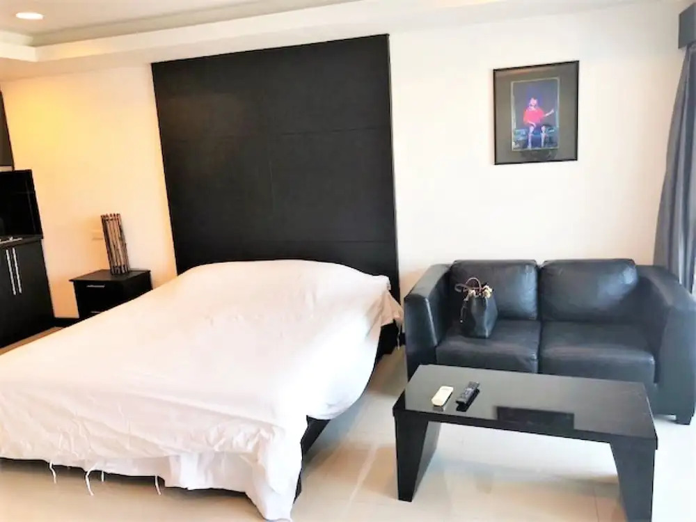 Large Studio with Balcony - TW Platinum Suites, Jomtien