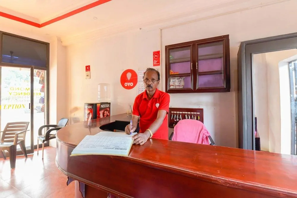 OYO 11529 Diamond Residency