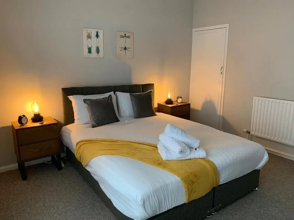 StayZo 2BR House Accommodation in Peterborough