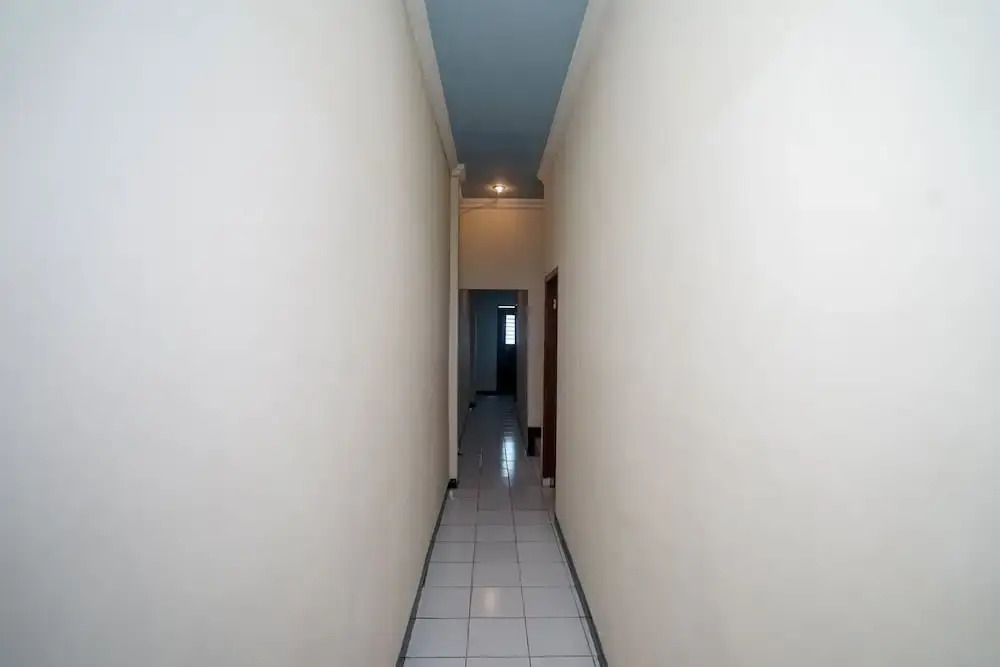 OYO 448 Hotel Central