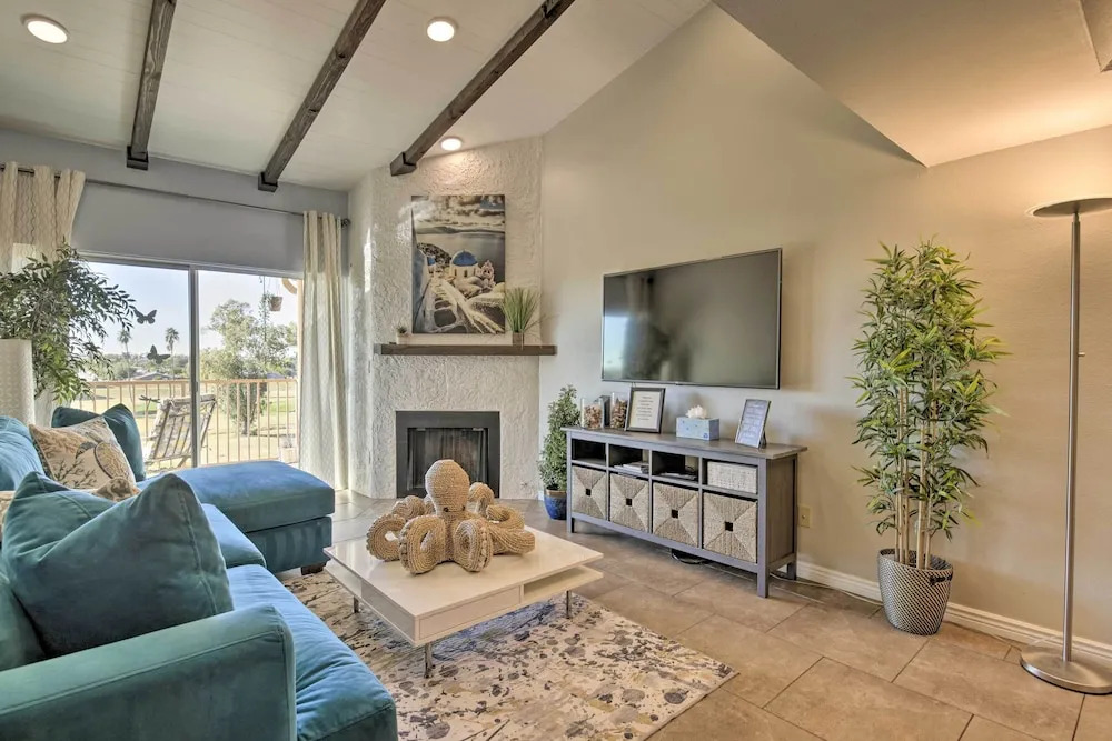 Golf Course, Mountain Views: Scottsdale Condo!