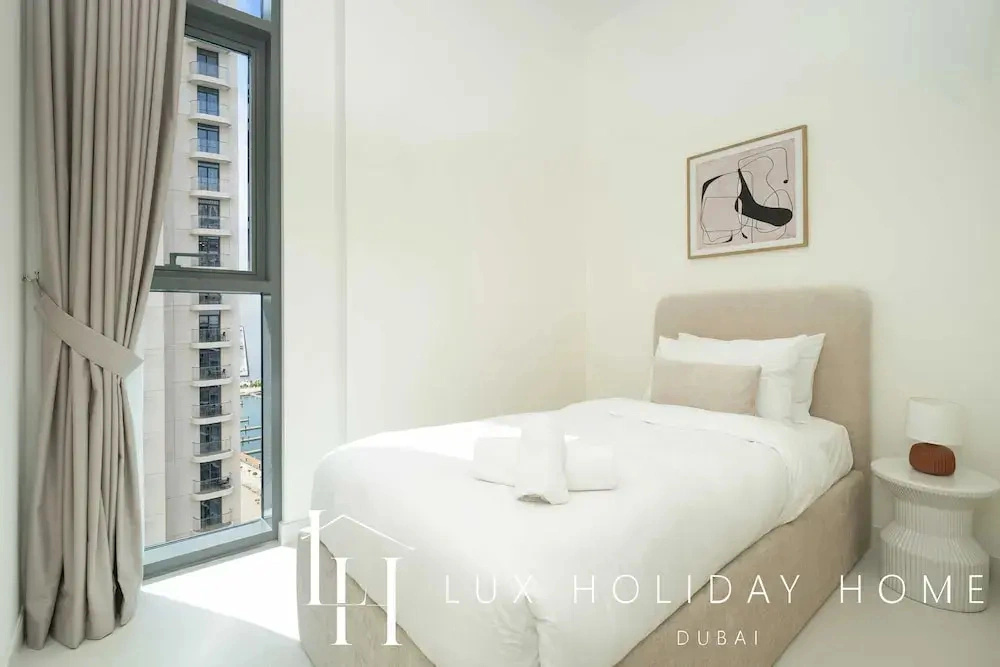 LUX The Marina Vista Beachfront Suite