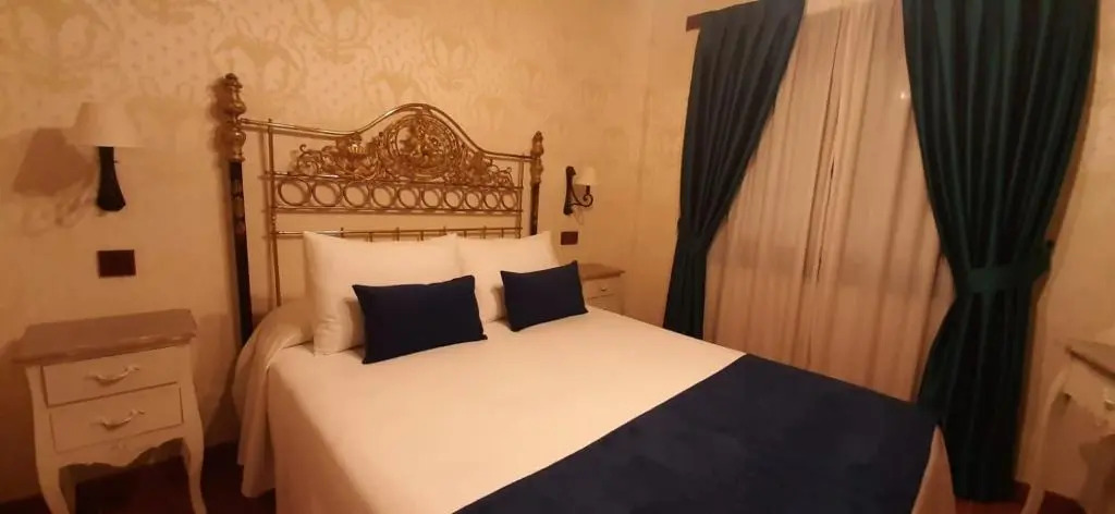 APARTAMENTOS TURÍSTICOS Y SUITES